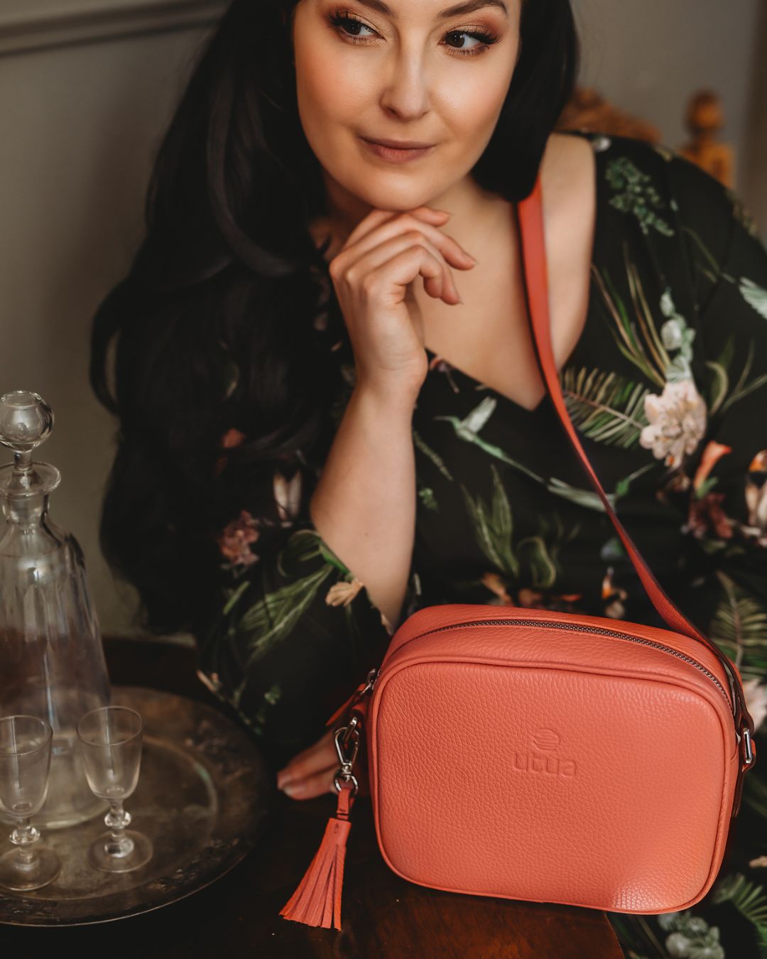utua espoo exclusive pikkulaukku crossbody ruskea