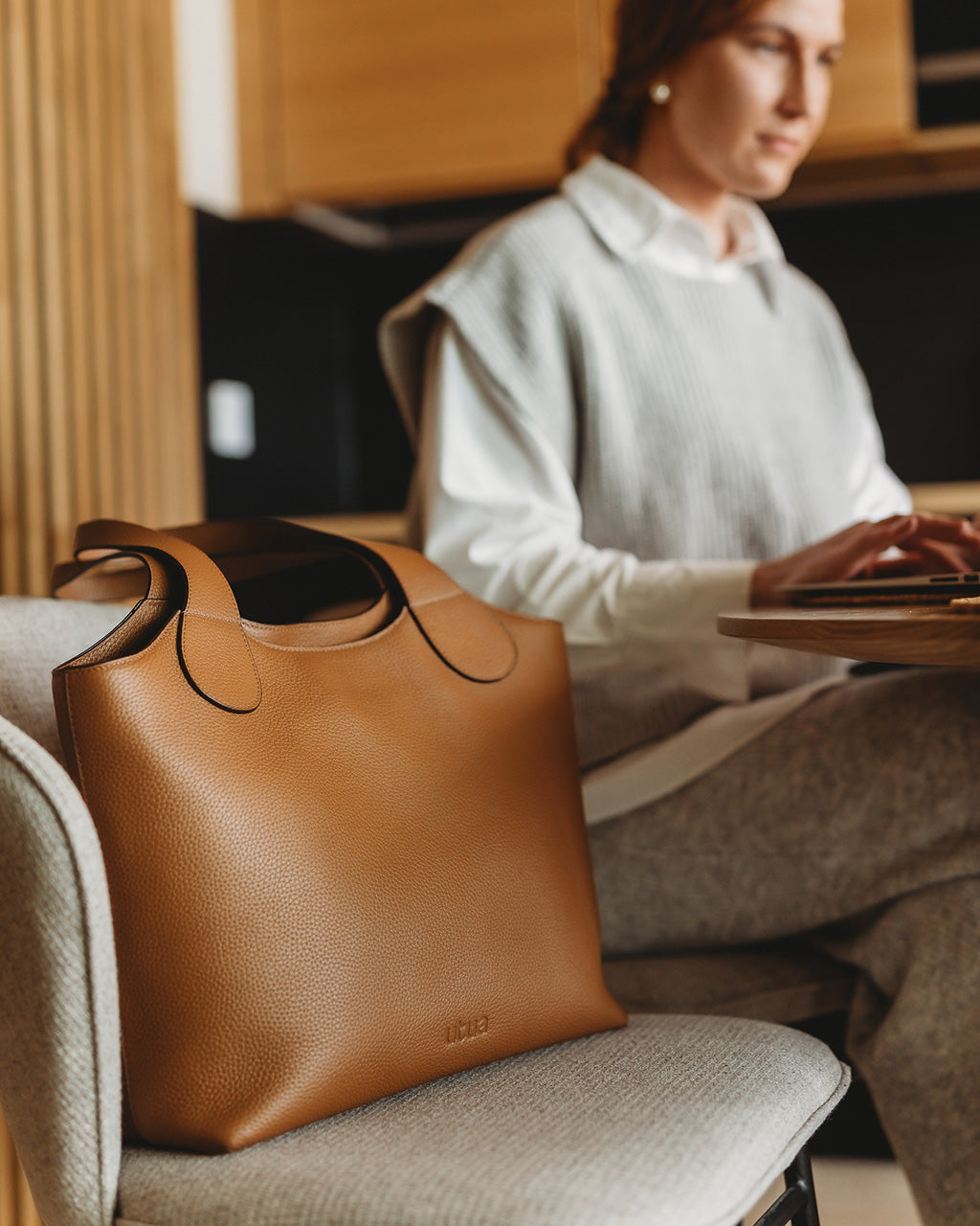 utua rene tote bag tyolaukku ruskea