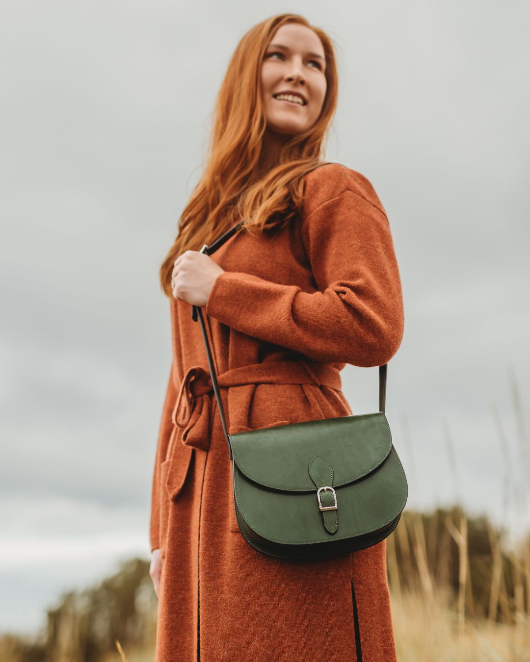 utua-visby-kasviparkittu-olkalaukku-crossbody-vihrea